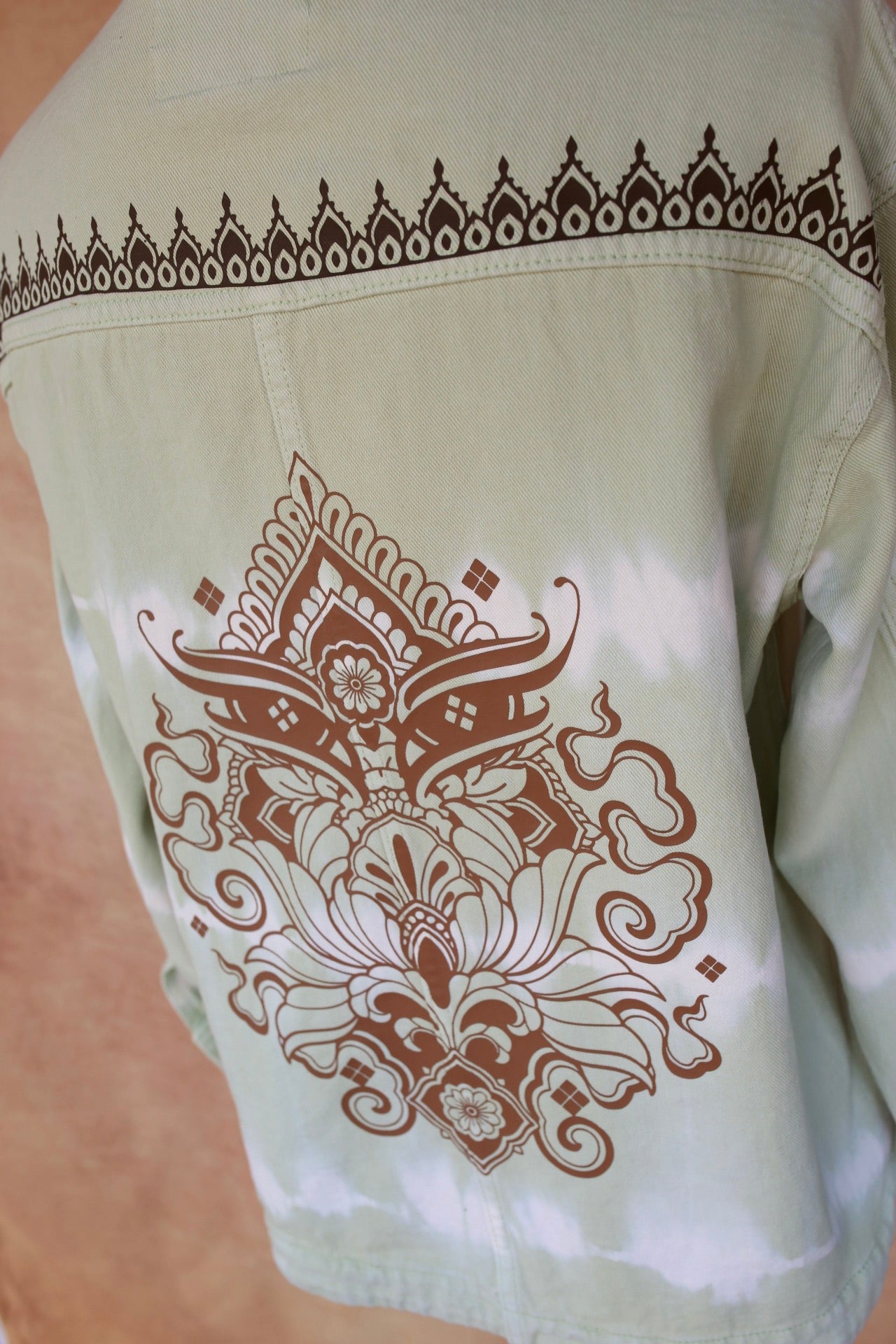 Veste en jean tie and dye