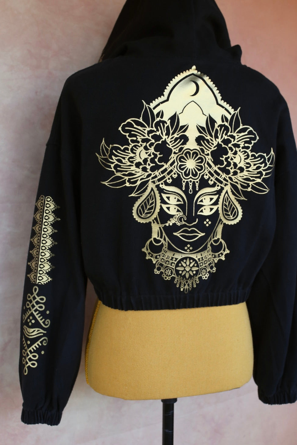 Veste en jean noire à capuche