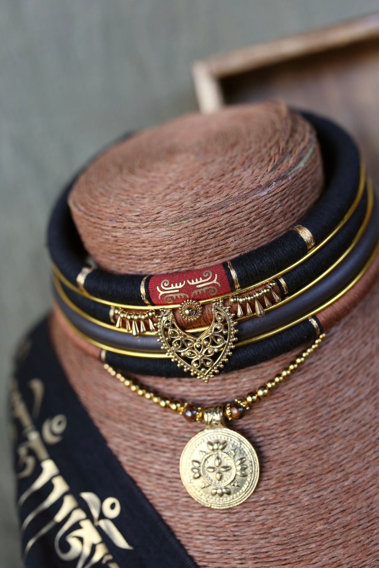 Médaillon des Terres Anciennes