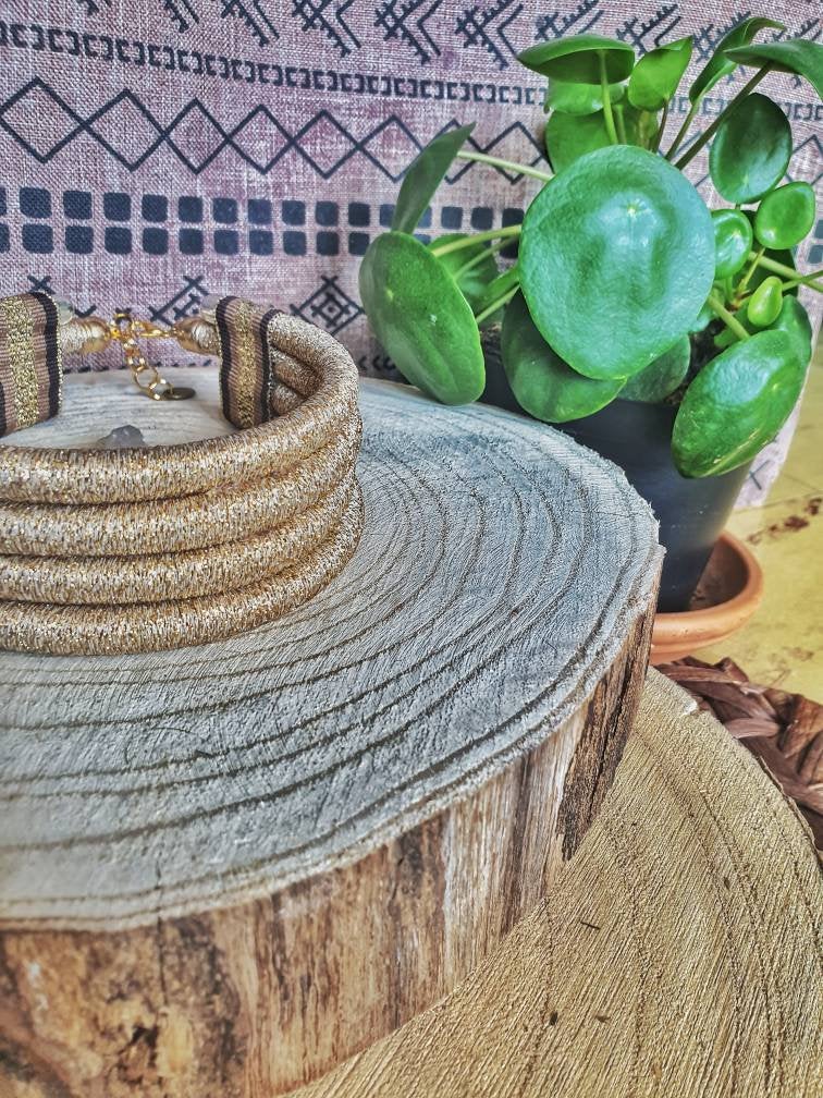 Collier total gold tribal