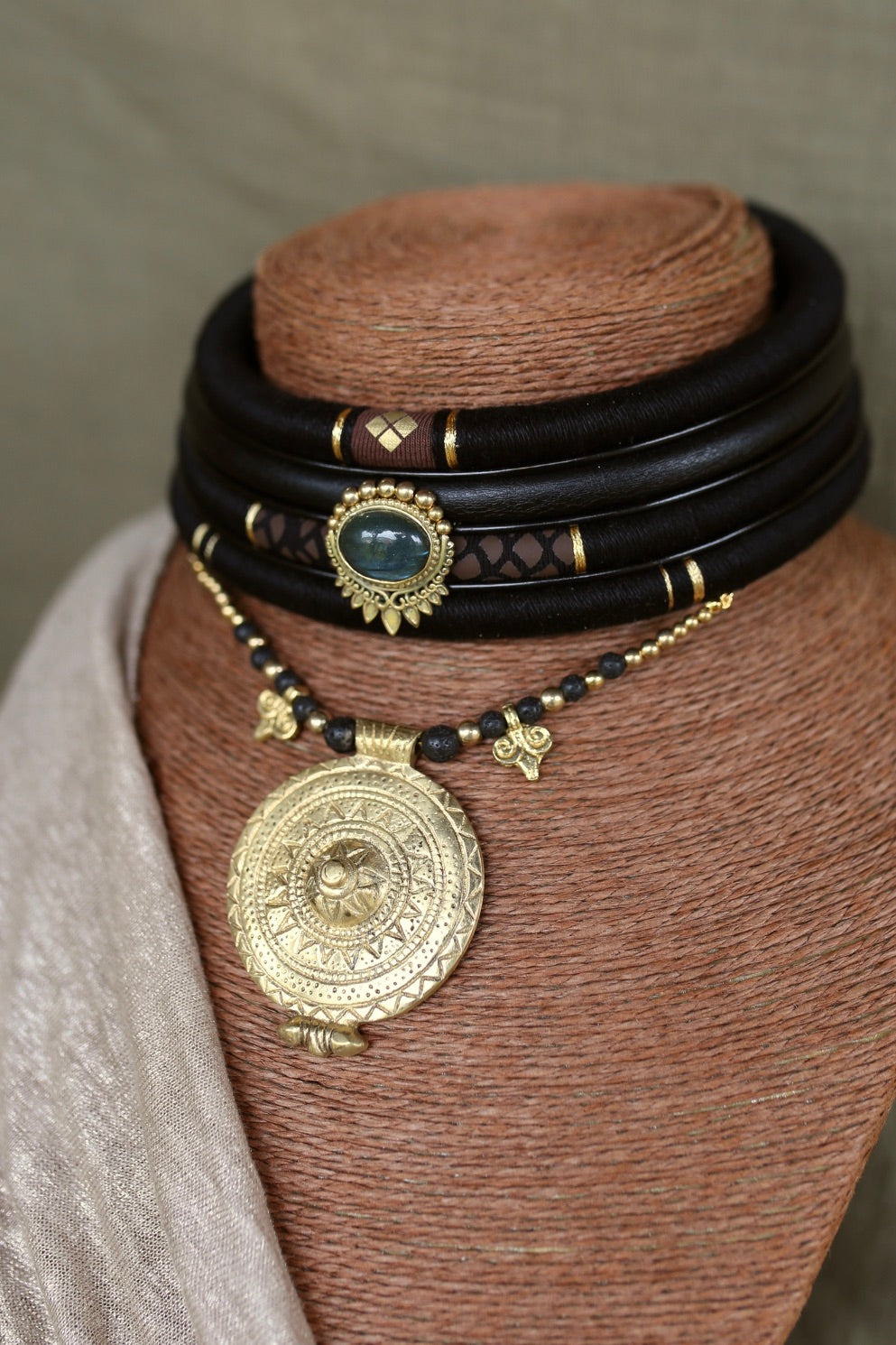 Collier a quatre rangs