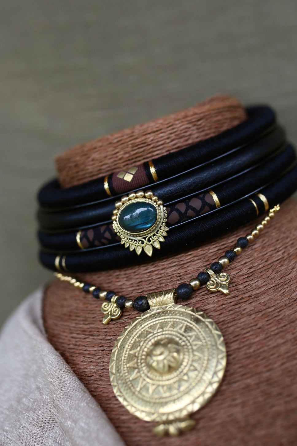 Collier a quatre rangs