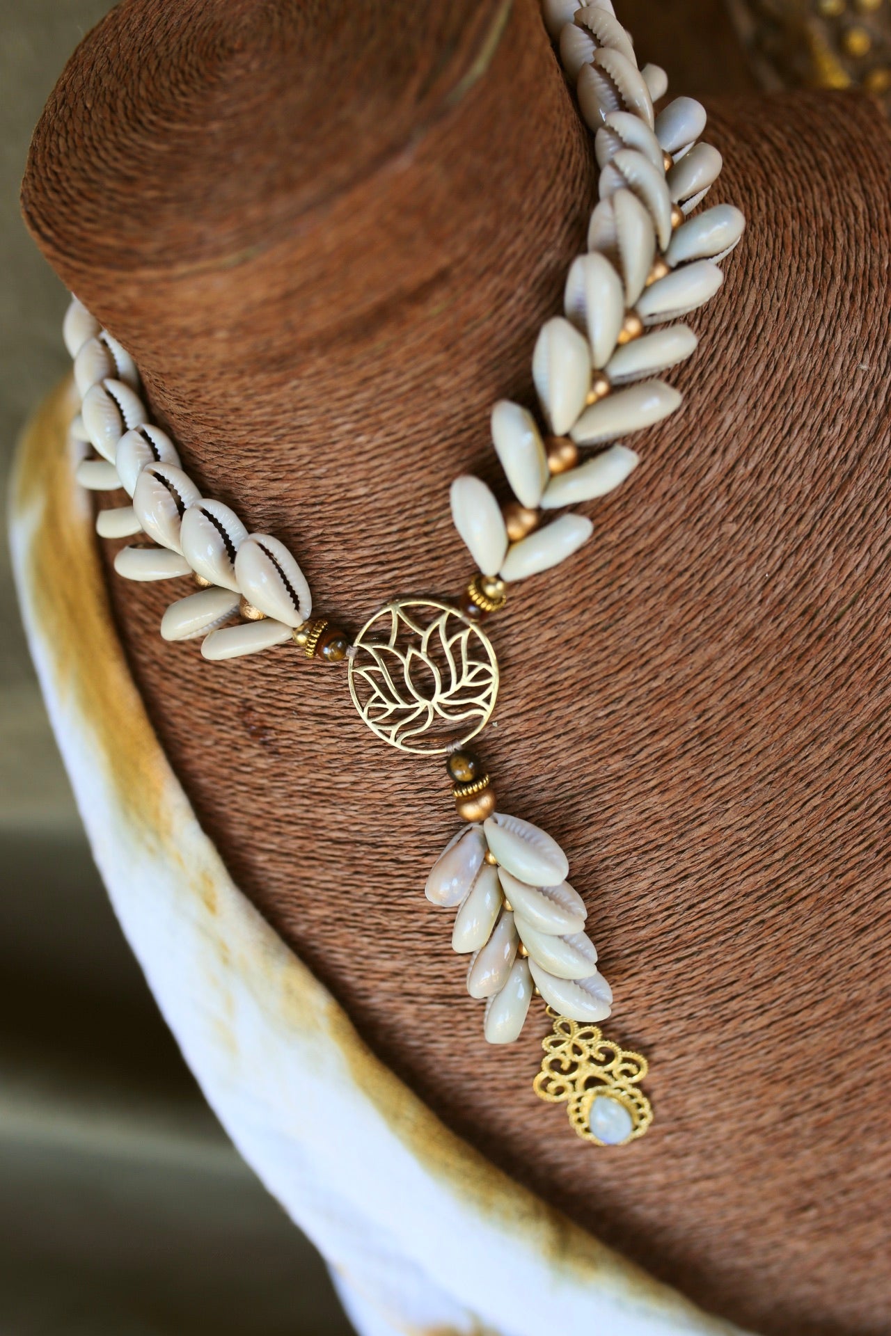 Lotus Spirit – Collier coquillages