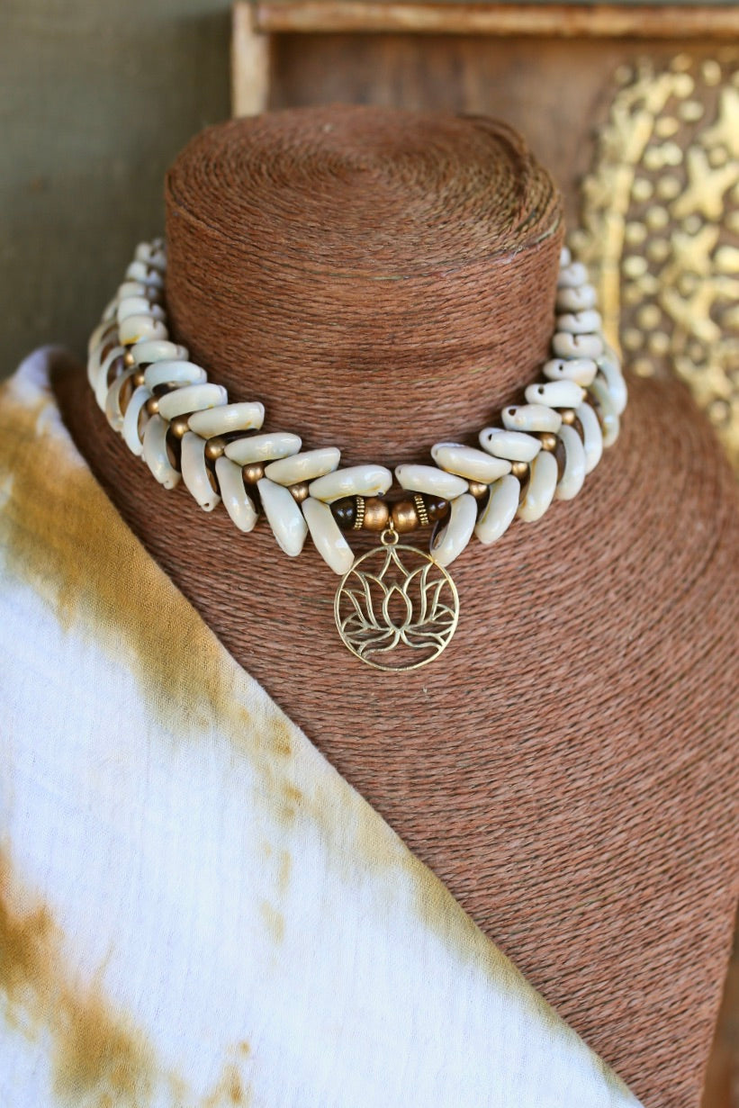 Lotus Shell – Ras de cou coquillages