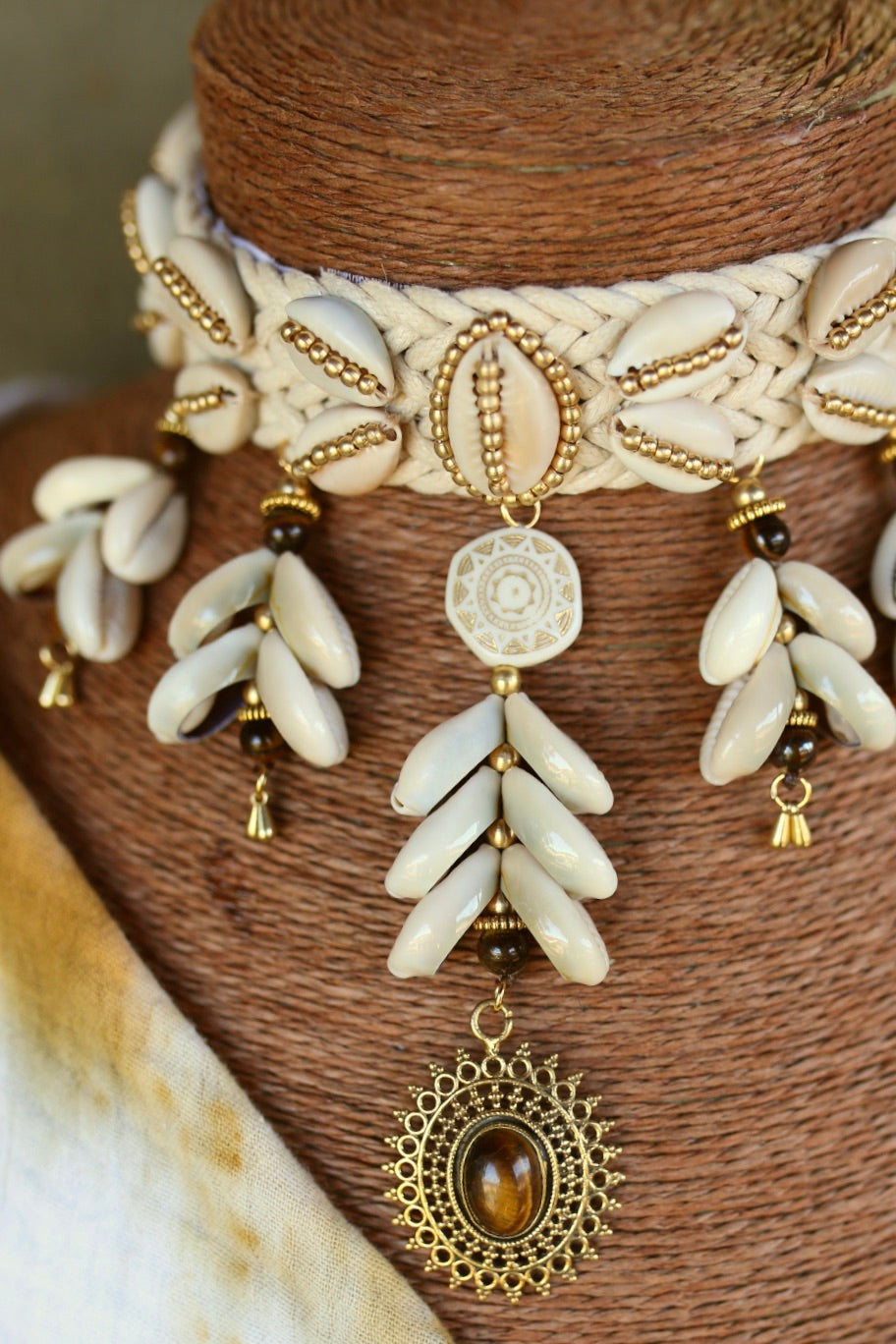 Shakti Shell – Ras de cou tissé