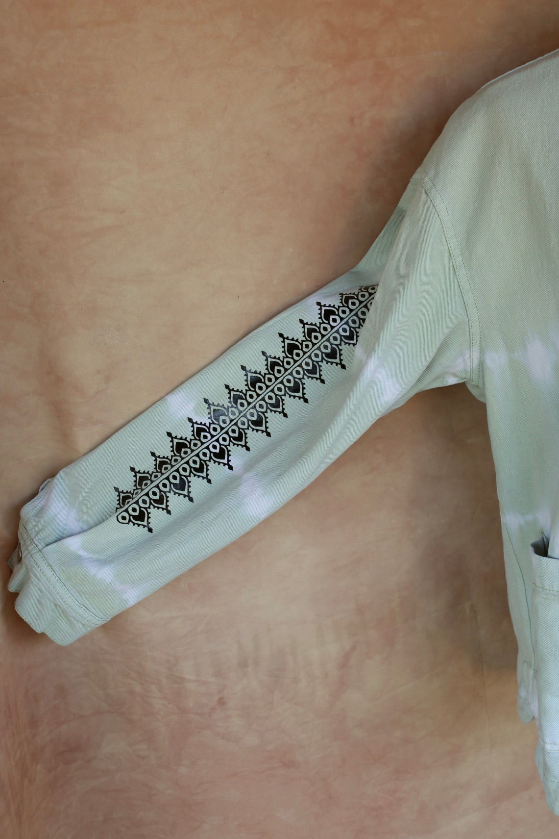 Veste en jean tie and dye