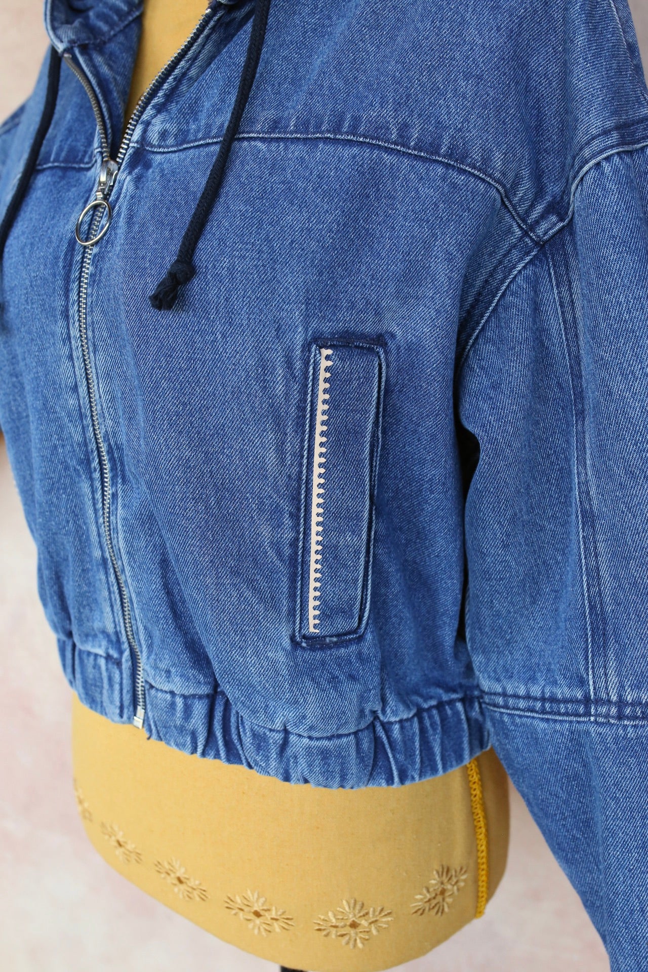 Veste en jean bleu à capuche