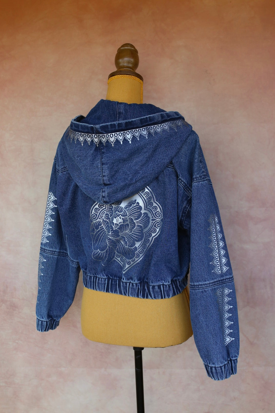 Veste en jean bleu à capuche