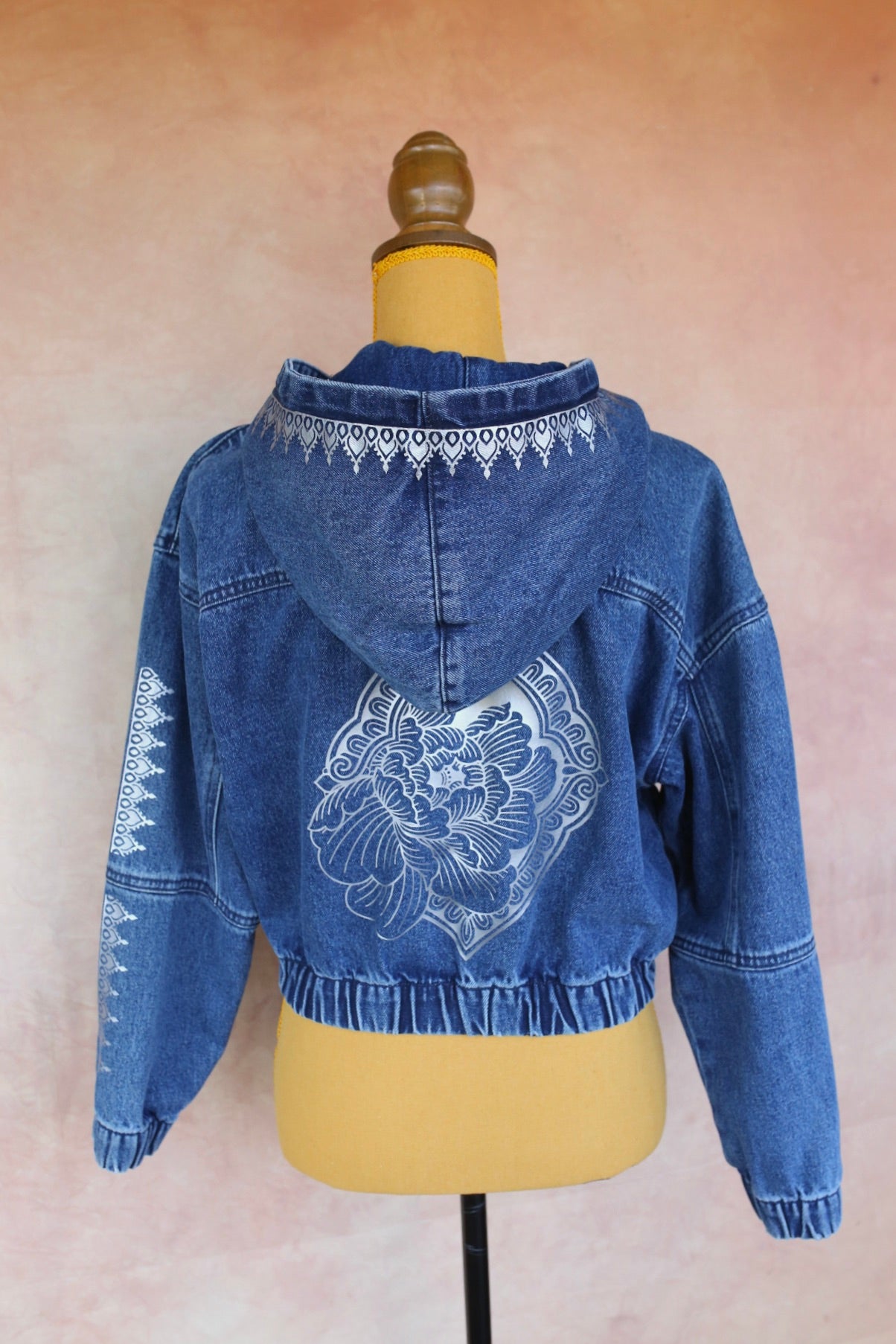 Veste en jean bleu à capuche