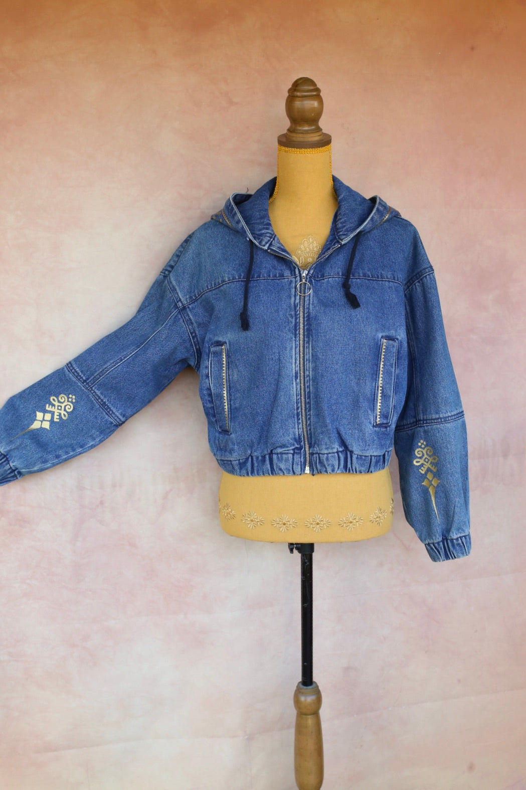 Veste en jean bleu à capuche