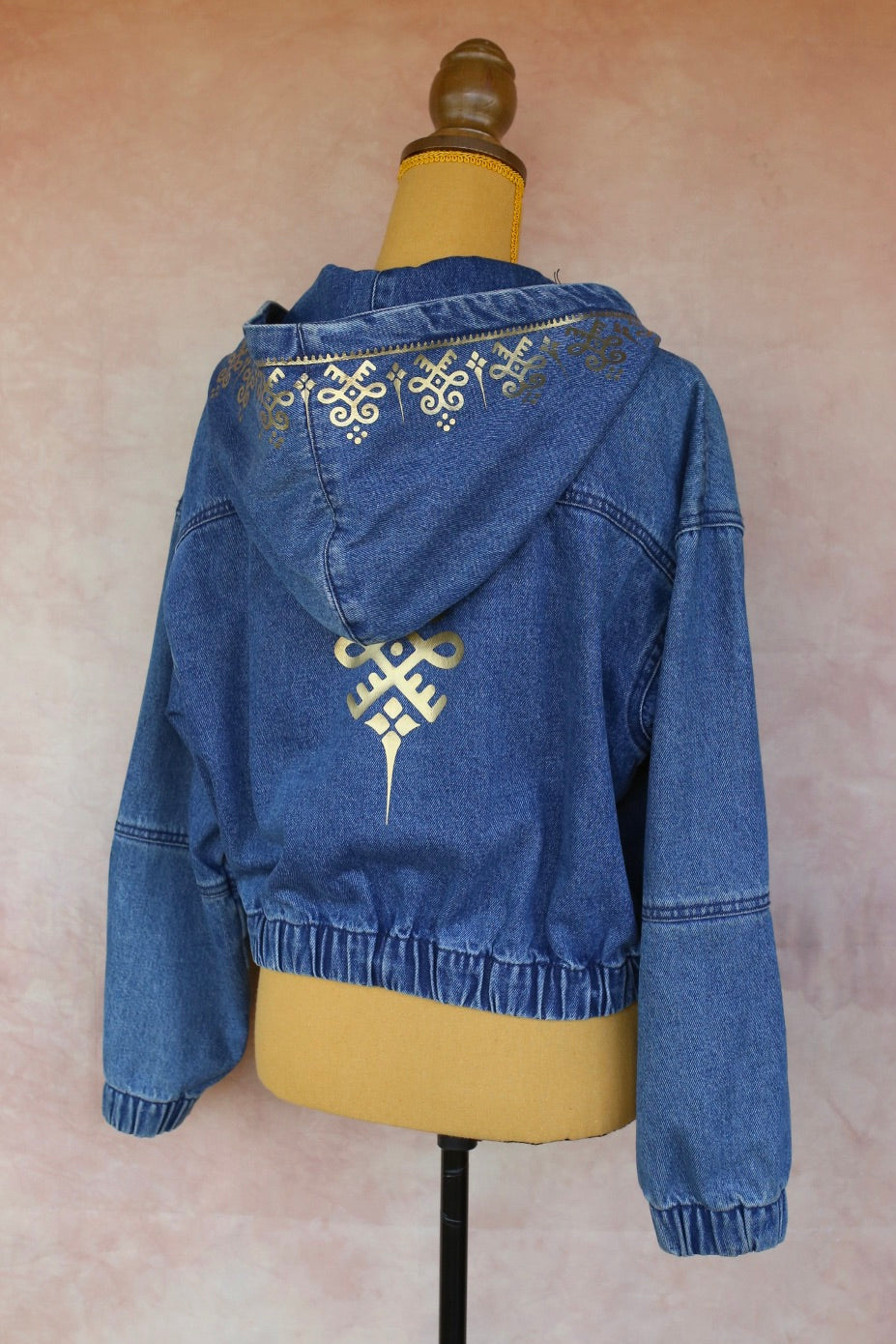 Veste en jean bleu à capuche