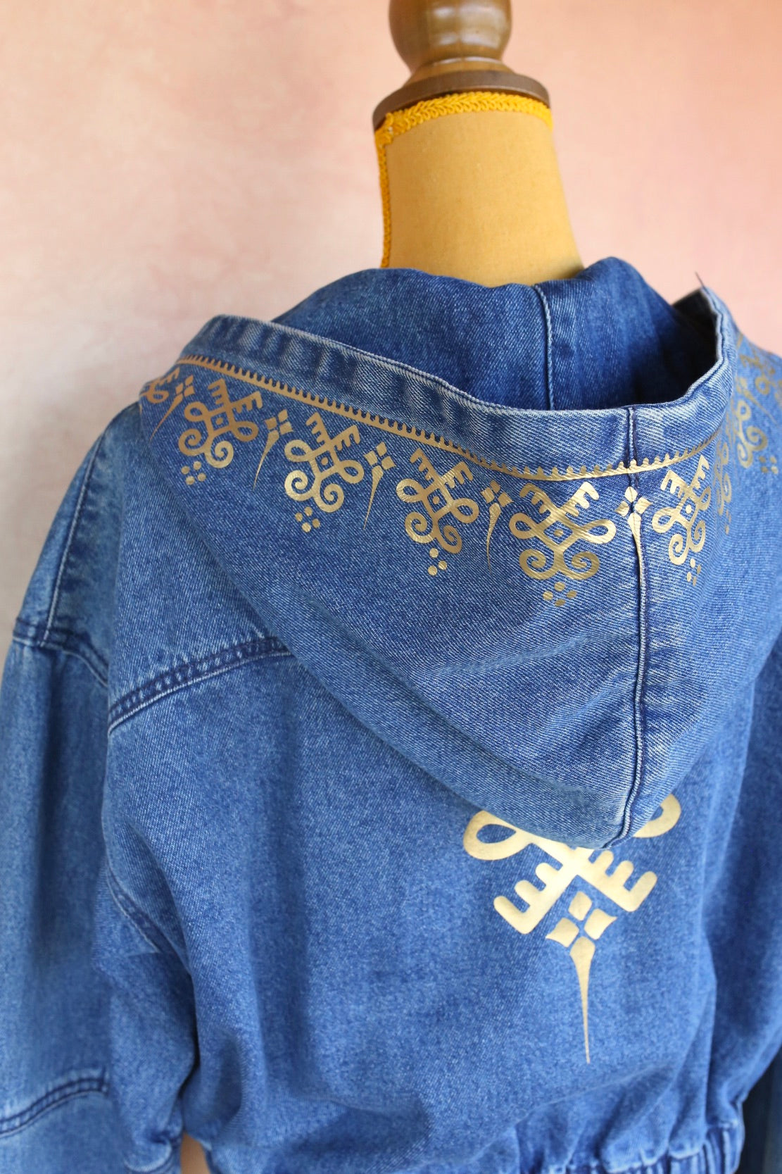 Veste en jean bleu à capuche