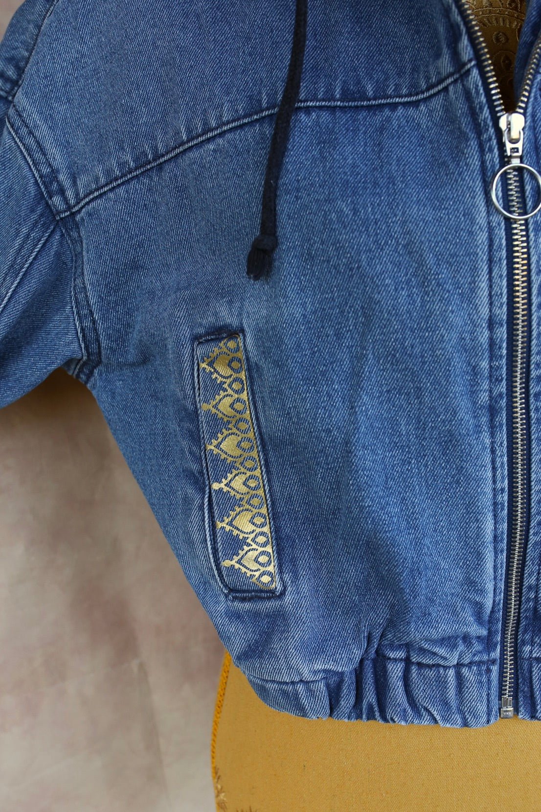 Veste en jean bleu à capuche