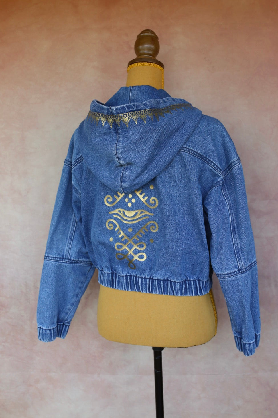 Veste en jean bleu à capuche