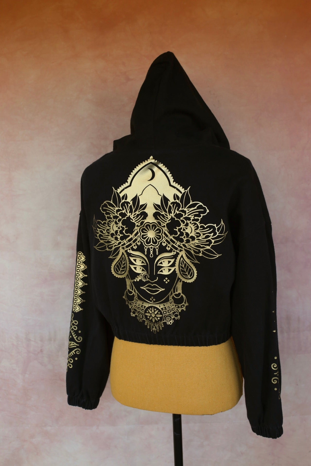 Veste en jean noire à capuche