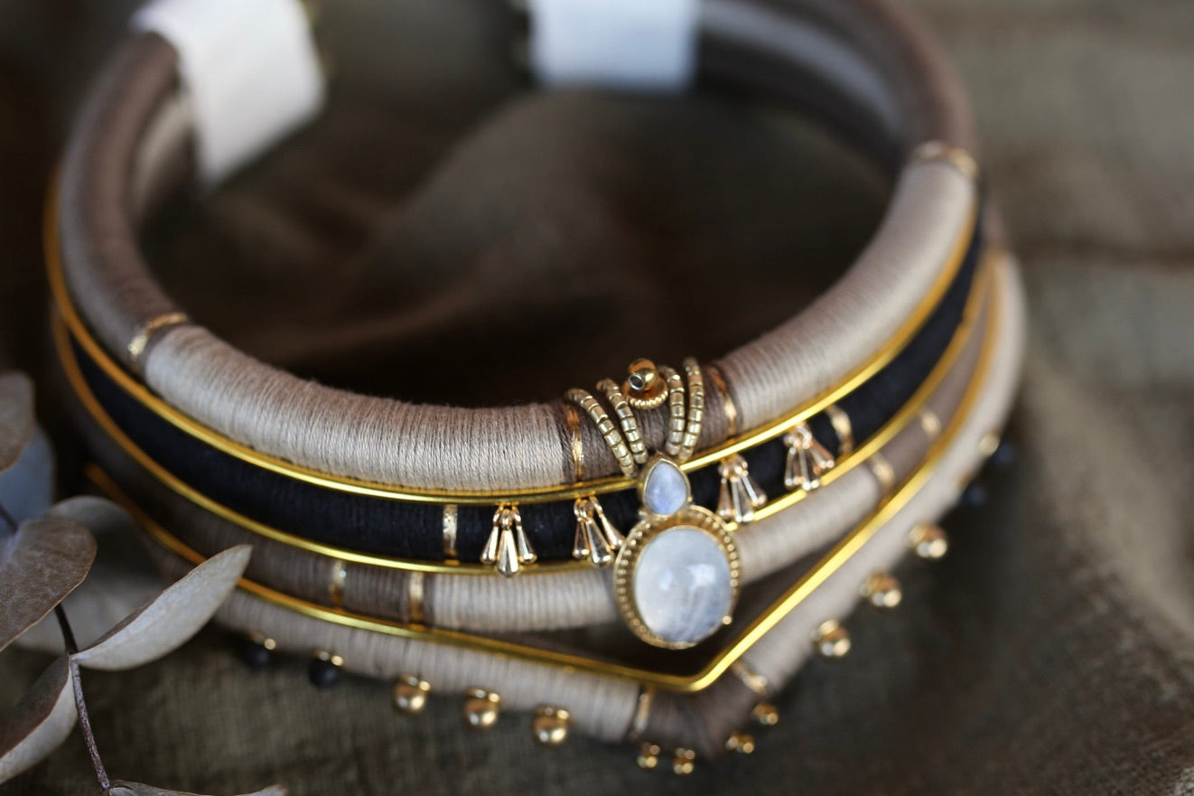 Collier Moon Essence