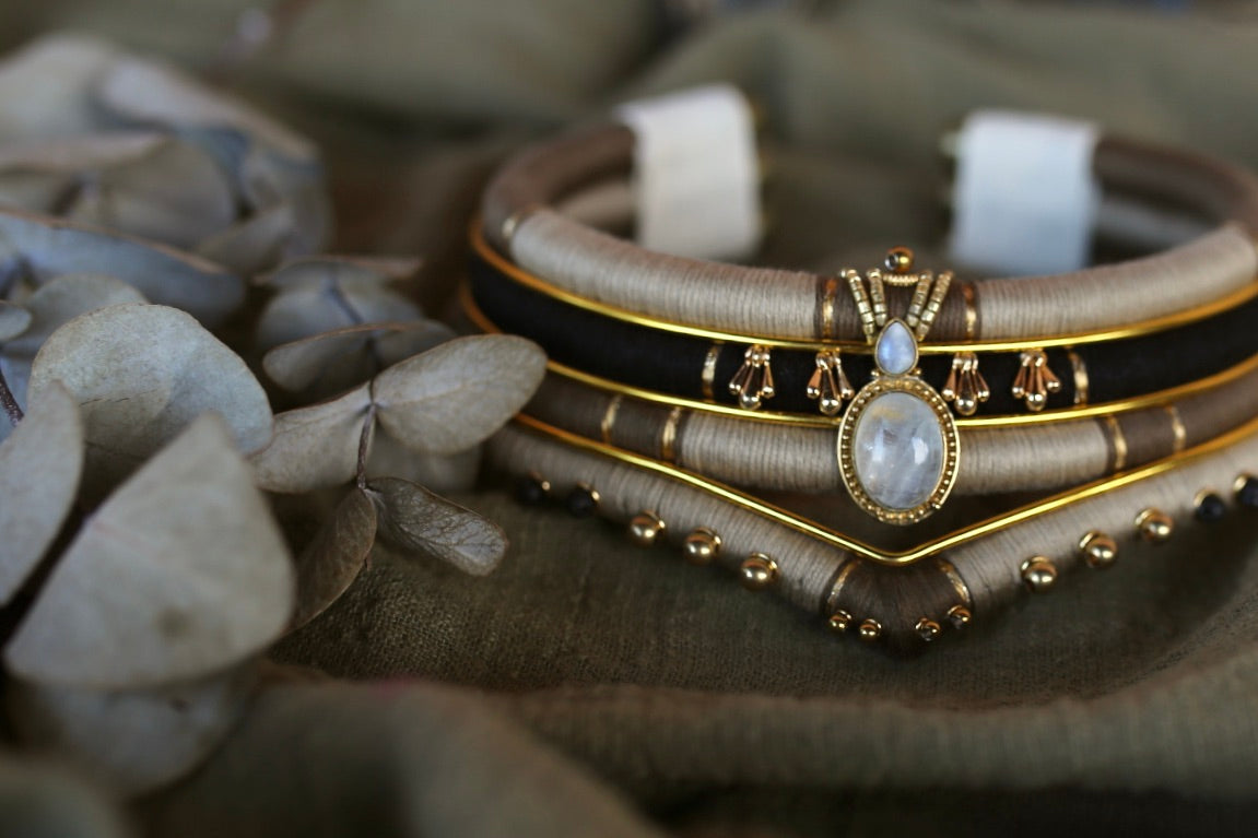 Collier Moon Essence