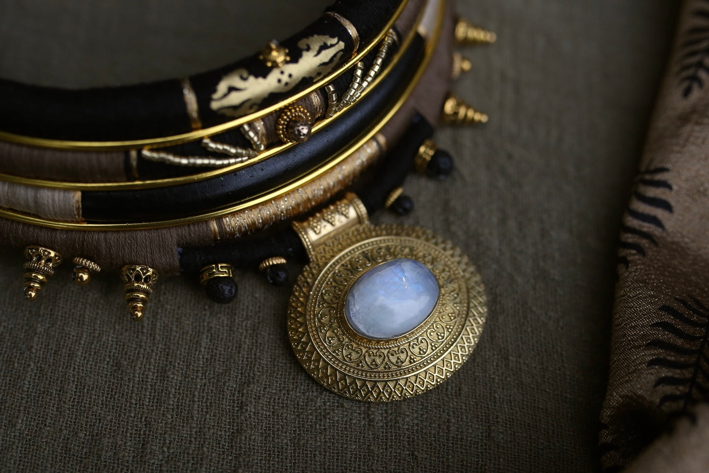 Collier “Mantra Moon”