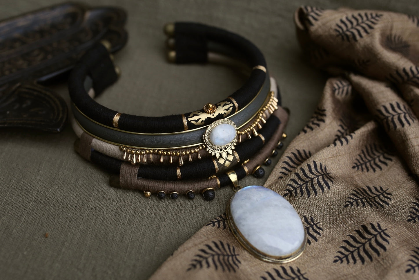 Collier “Lunar Sacred”