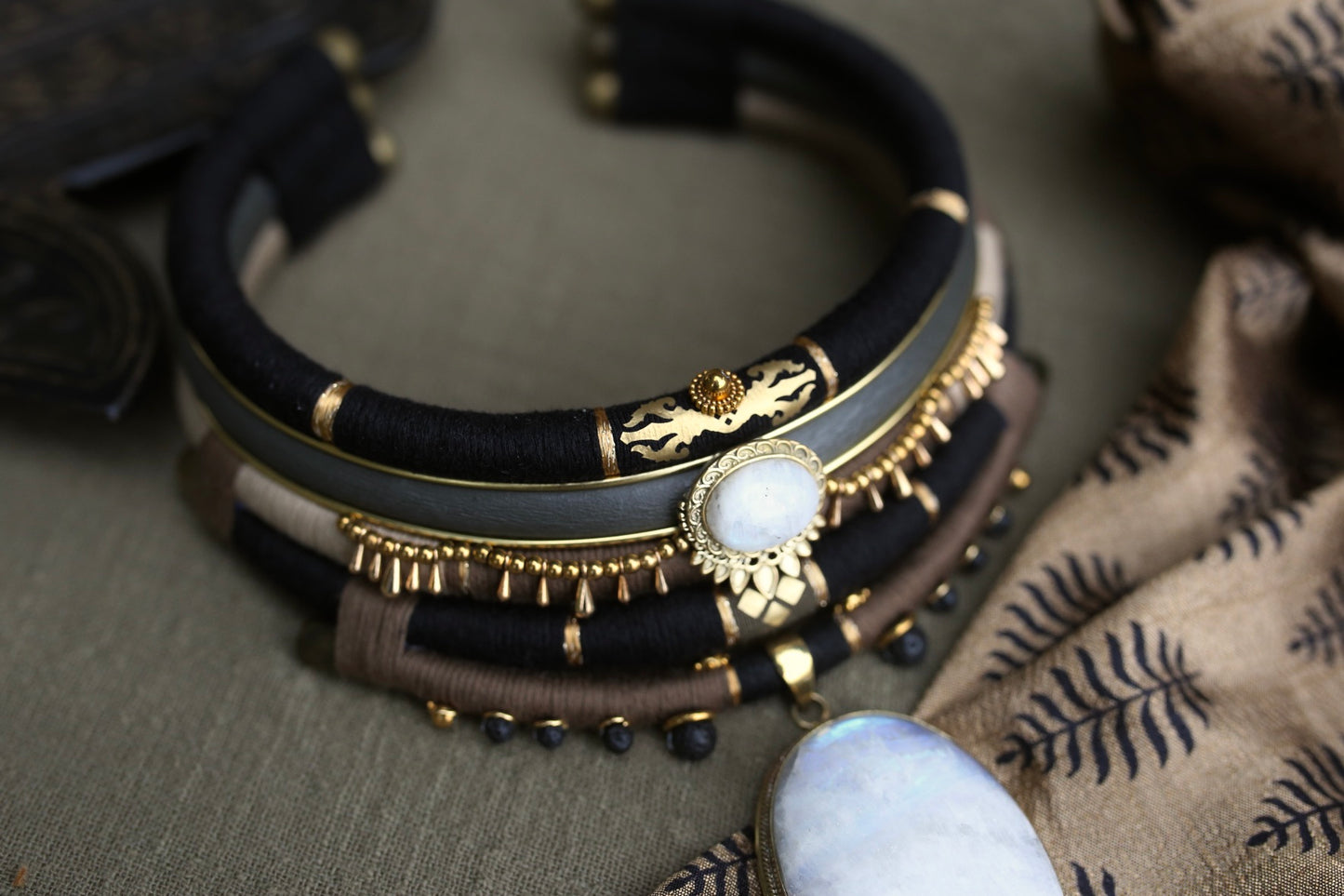 Collier “Lunar Sacred”