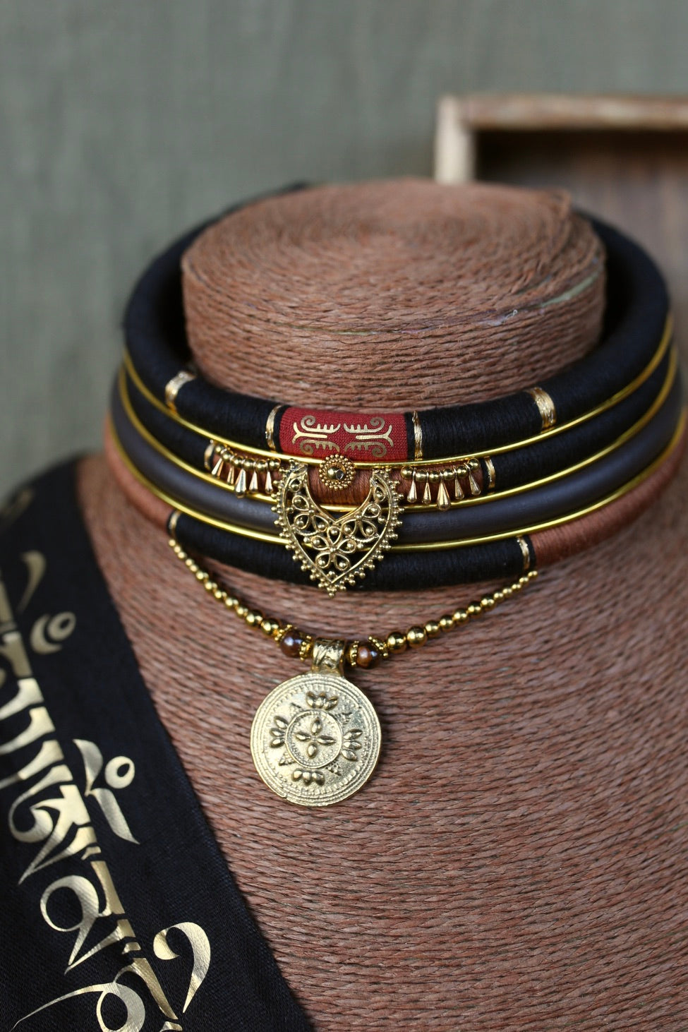 Médaillon des Terres Anciennes