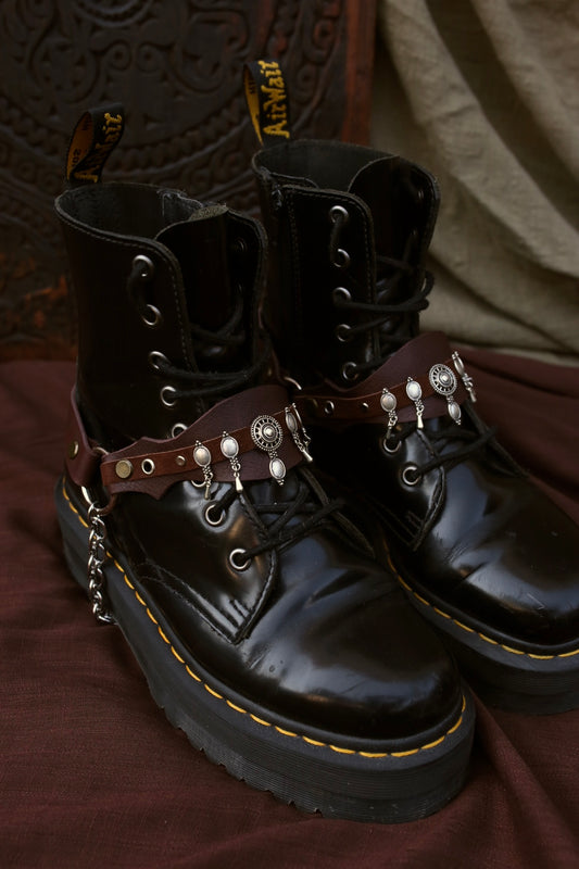 Boot Straps « Silver Nomad »