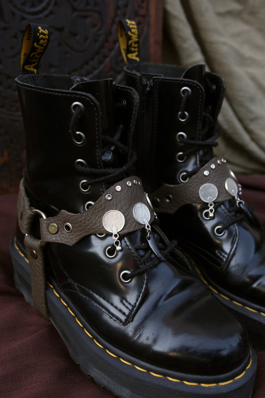 Boot Straps « Silver Trail »