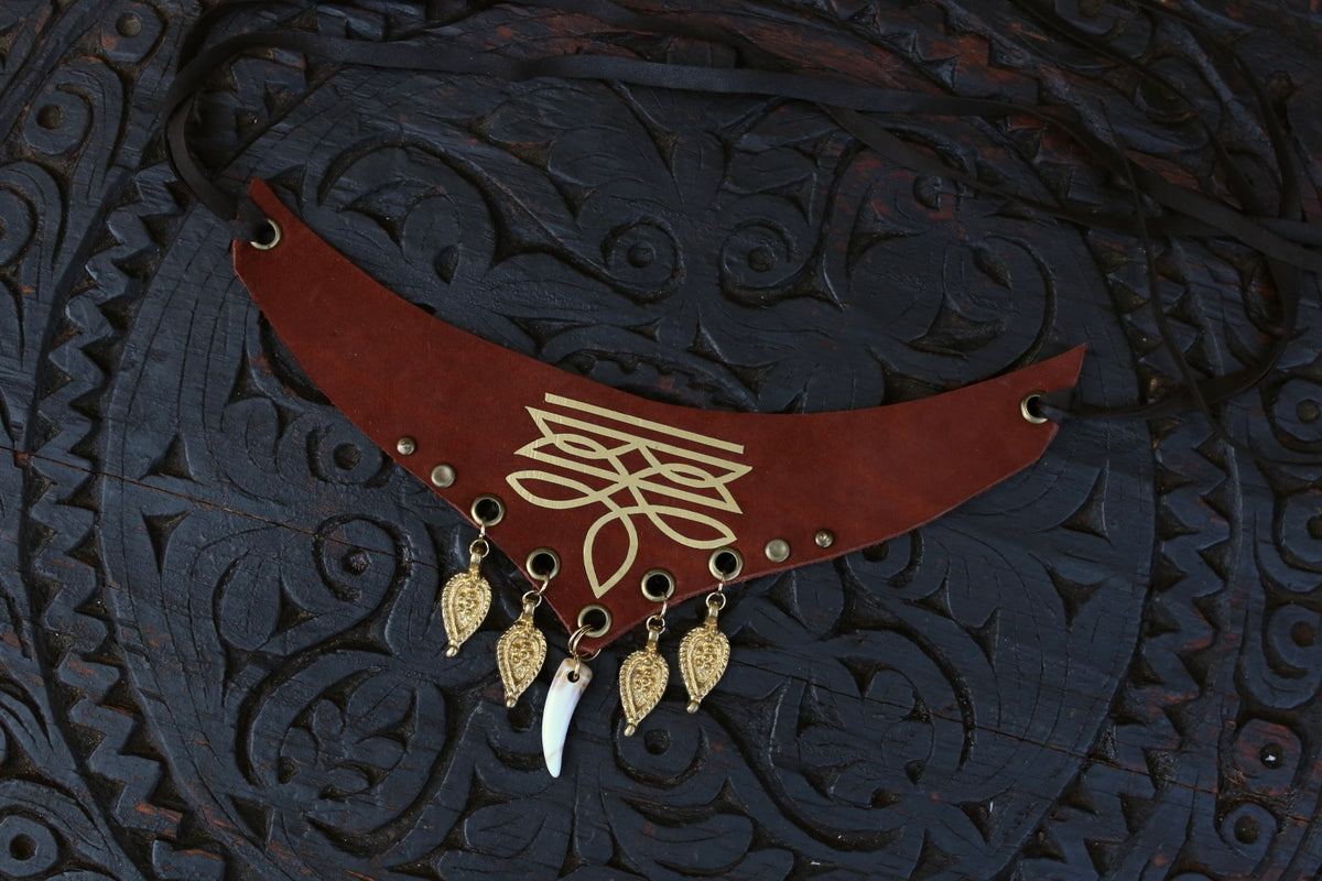 Collier « Desert Fang »