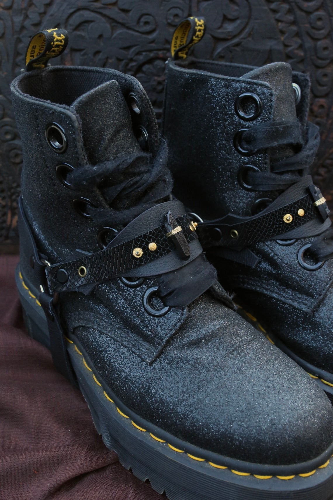 Boot Straps « Black Quartz »