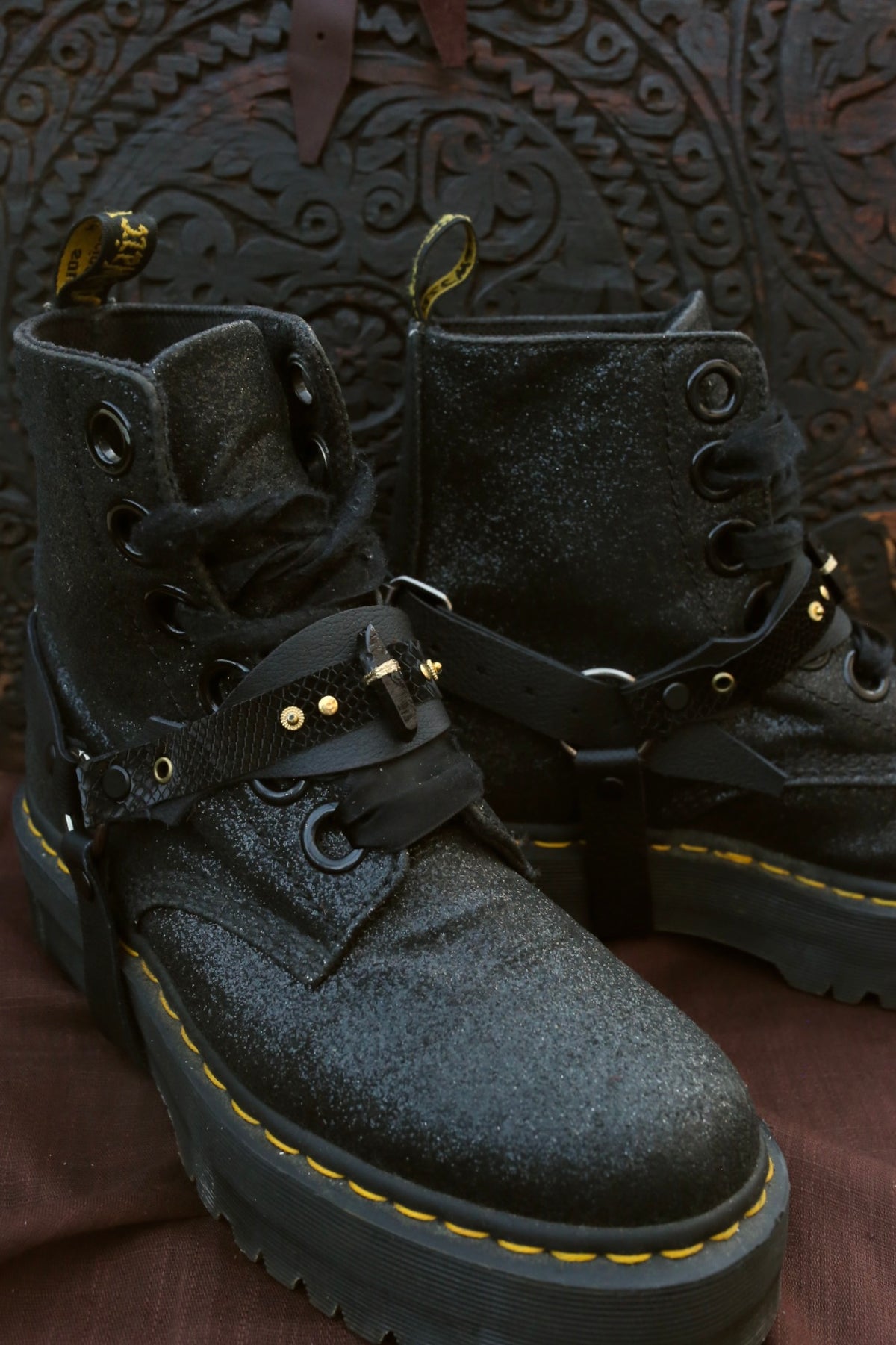 Boot Straps « Black Quartz »
